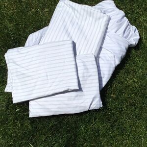 NWOT‎ Serta set of two TXL sheets sets.